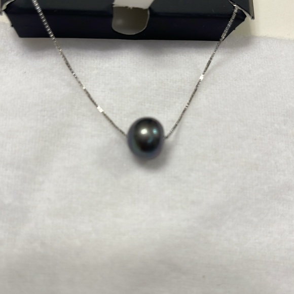 Macy’s Cultured Freshwater Pearl Earrings and Necklace Set - NIB - Picture 5 of 5